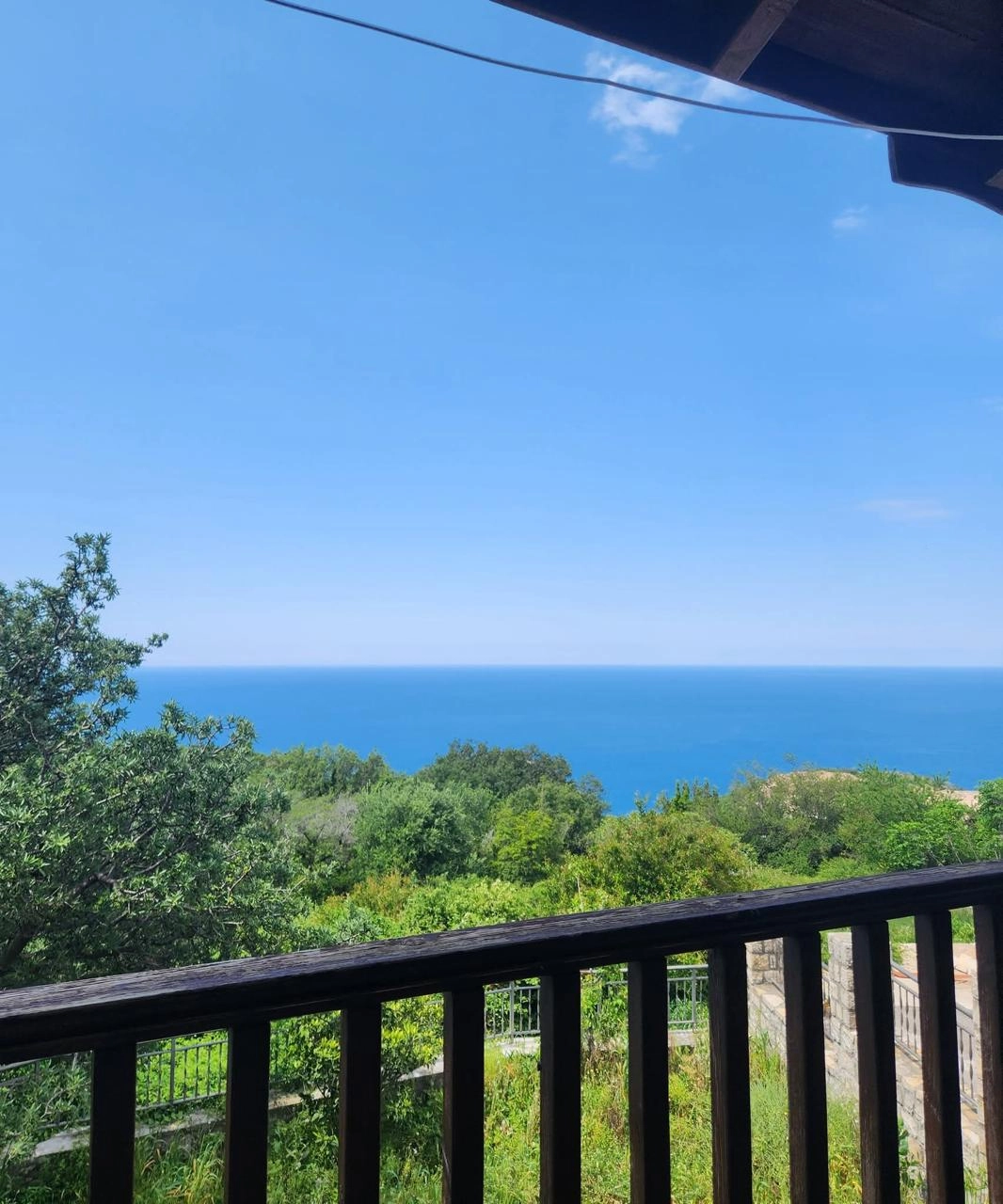 Kuca-sa-apartmanima-i-pogledom-na-more-Blizikuce-Budva Kuća sa apartmanima i pogledom na more