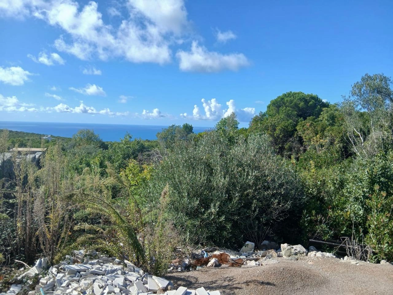 Urbanizovan-plac-sa-pogledom-na-more-Zagora-Budva-1 Plac 2.000 m² – Budva — fotografija 2