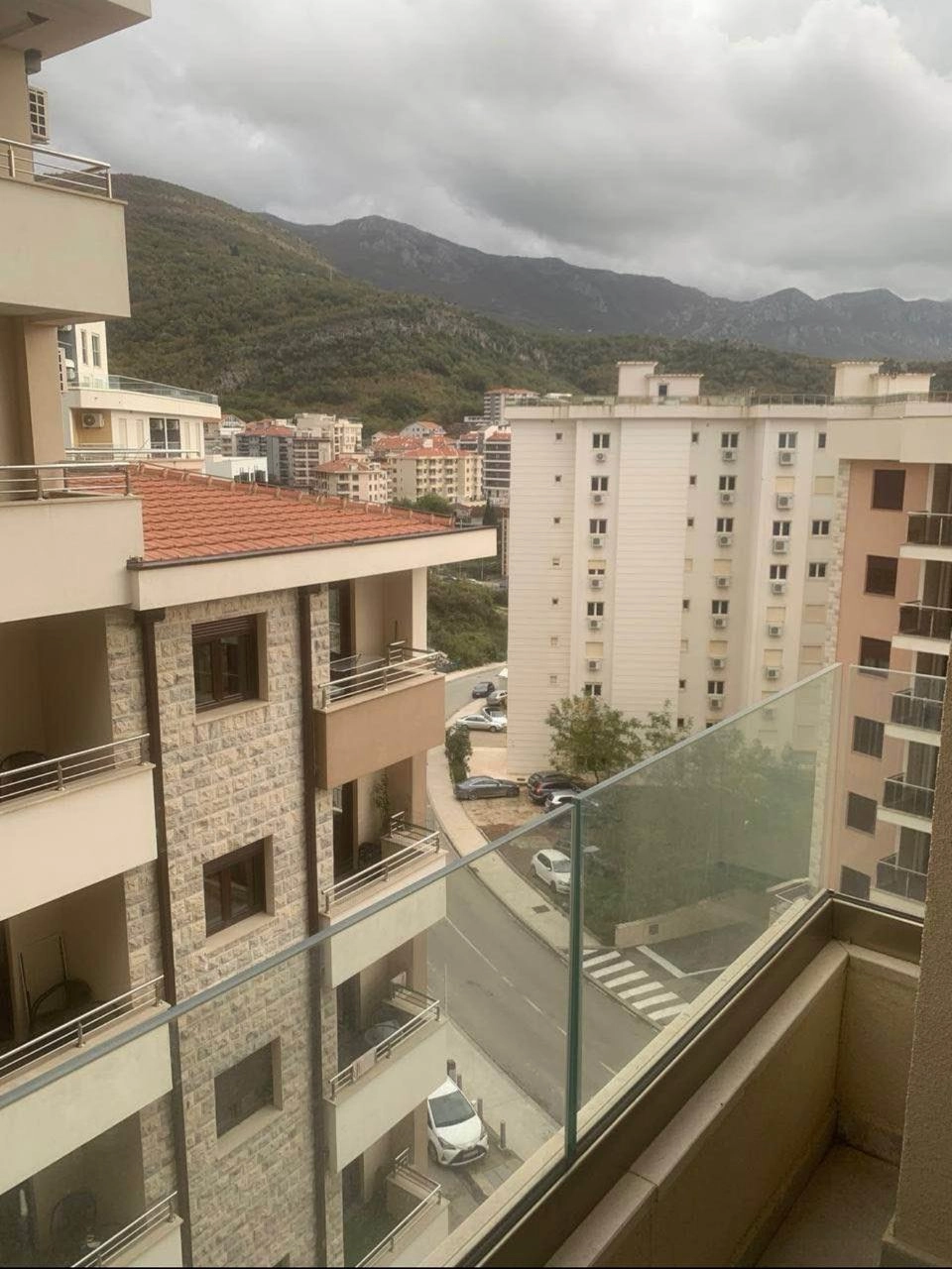 Namještena garsonjera u novogradnji, Bečići, Budva — fotografija 8