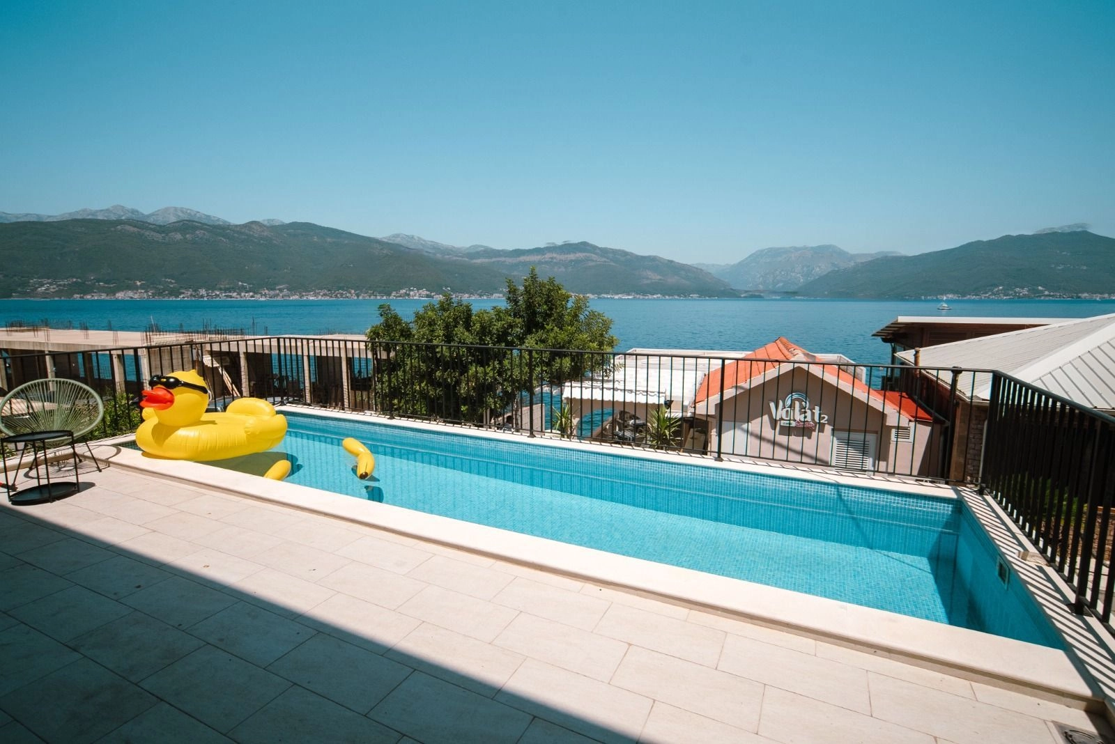 cff50db8-4fee-4038-9de2-1c0d30903f1b Izdavanje: Kuća 200 m² – Krašići, Tivat — fotografija 6