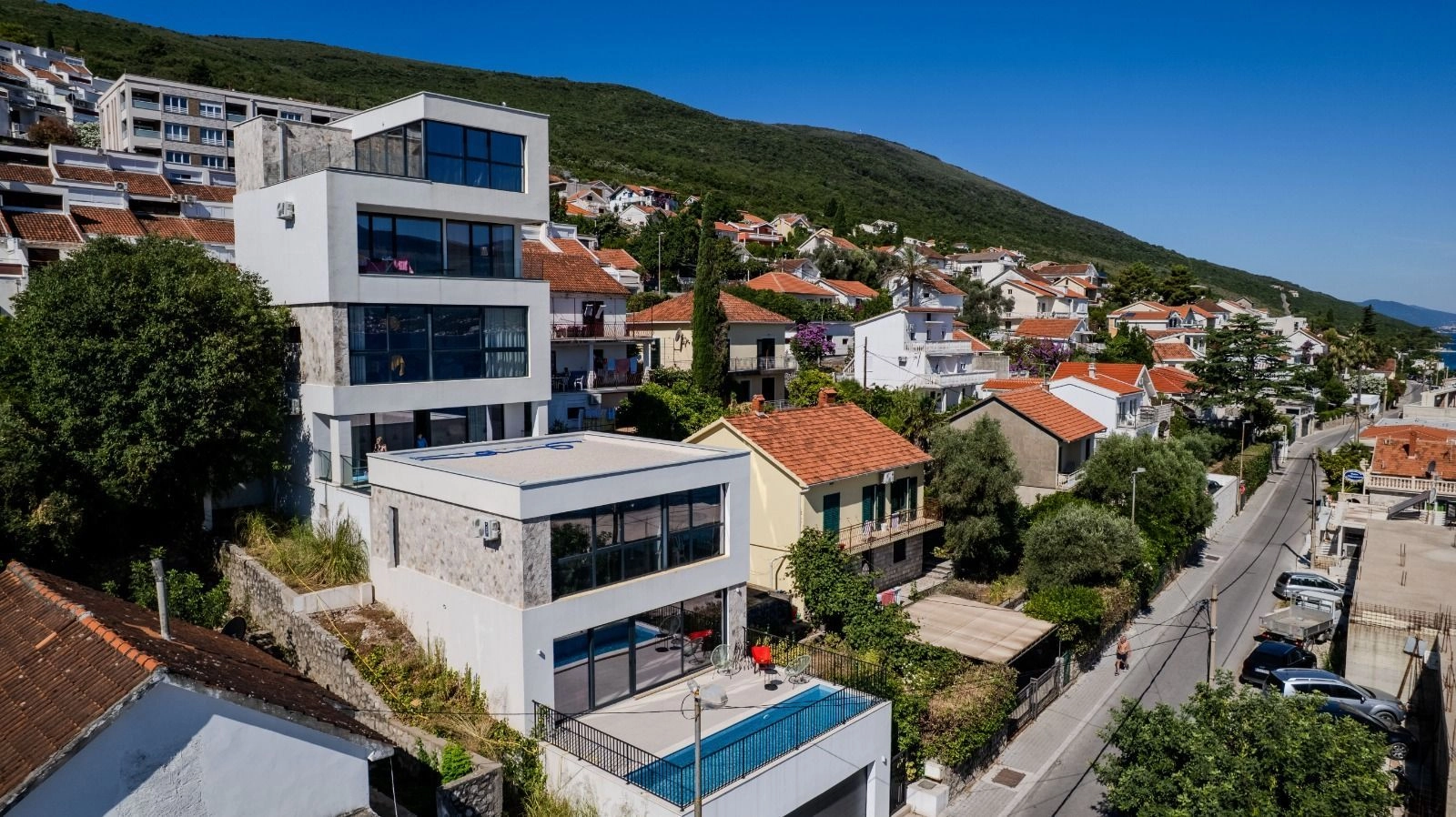 07266fa4-f113-4fa4-9166-afb5a55b13de Izdavanje: Kuća 200 m² – Krašići, Tivat — fotografija 10