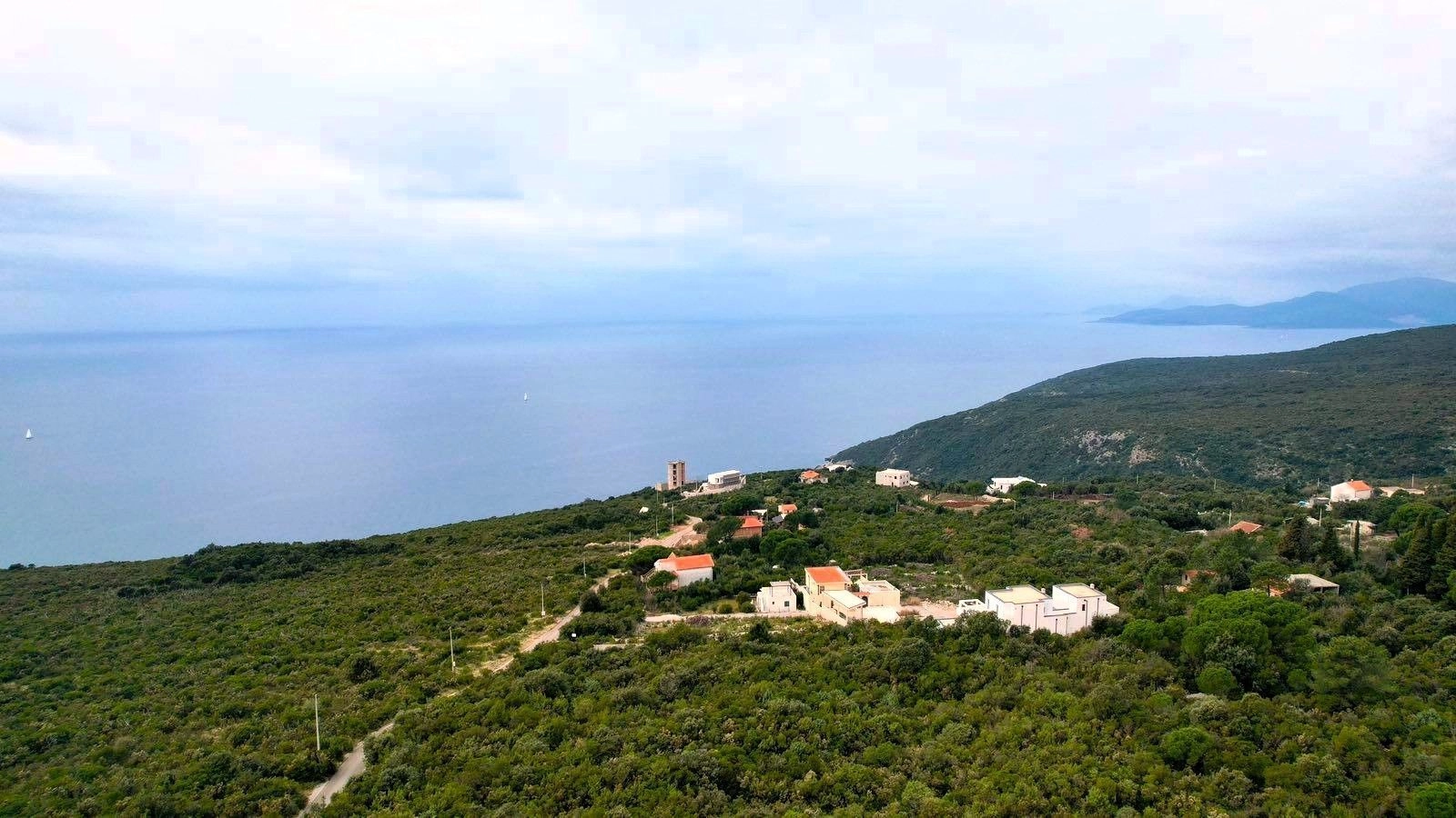 d1bbd708-beb4-47be-8ccf-392a15ac0bfa Urbanizovan plac sa pogledom na more, Zagora, Kotor — fotografija 2