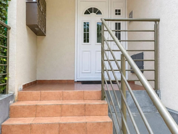 Izdavanje: Dvosoban stan 52 m² – Babin Do, Budva — fotografija 8