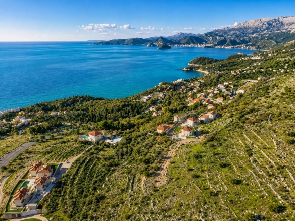 Urbanizovani plac sa pogledom na more, Reževići, Budva — fotografija 2