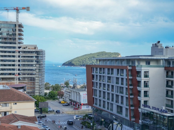 Trosoban stan 218 m² – Budva — fotografija 8