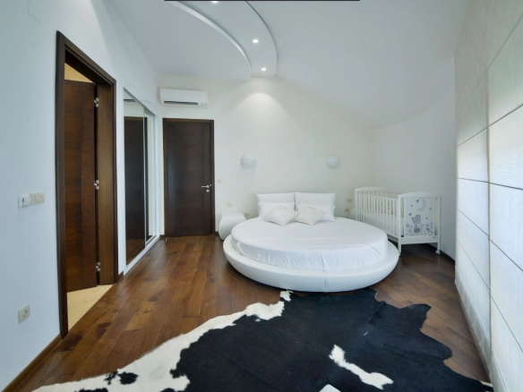Trosoban stan 218 m² – Budva — fotografija 11