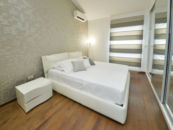 Trosoban stan 218 m² – Budva — fotografija 12