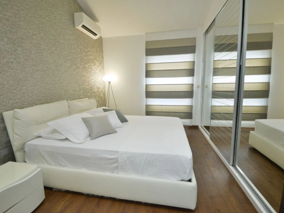 Trosoban stan 218 m² – Budva — fotografija 14