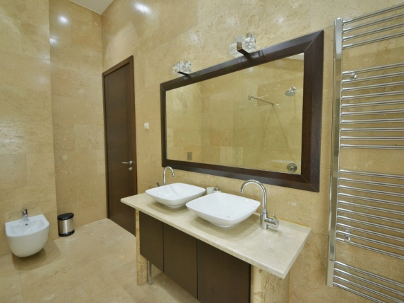 Trosoban stan 218 m² – Budva — fotografija 19