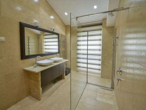 Trosoban stan 218 m² – Budva — fotografija 21