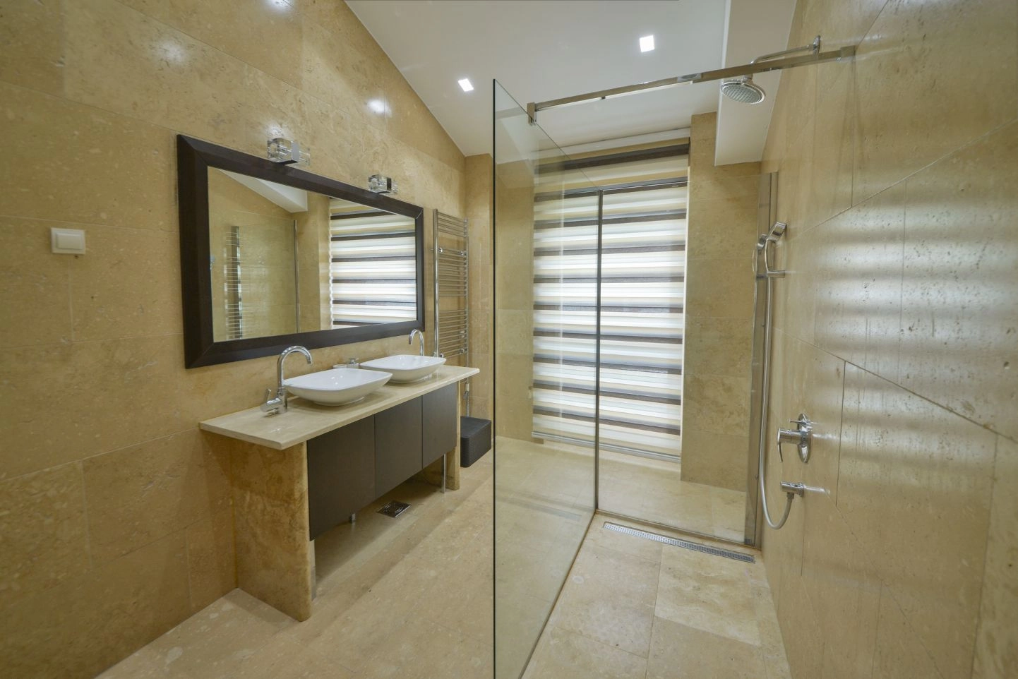 10c1cc70-ca22-4e80-b664-ee167ef0b3db Trosoban stan 218 m² – Budva — fotografija 21
