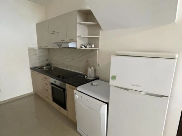 Izdavanje: Dvosoban stan 129 m² – Šušanj, Bar — fotografija 4