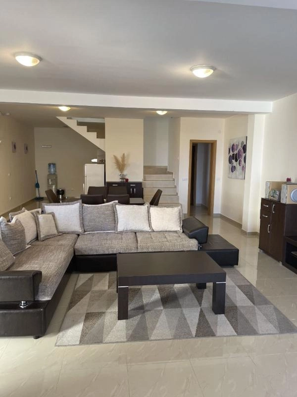 Dvosoban-stan-sa-pogledom-na-more-Susanj-Bar-6 Izdavanje: Dvosoban stan 129 m² – Šušanj, Bar — fotografija 7
