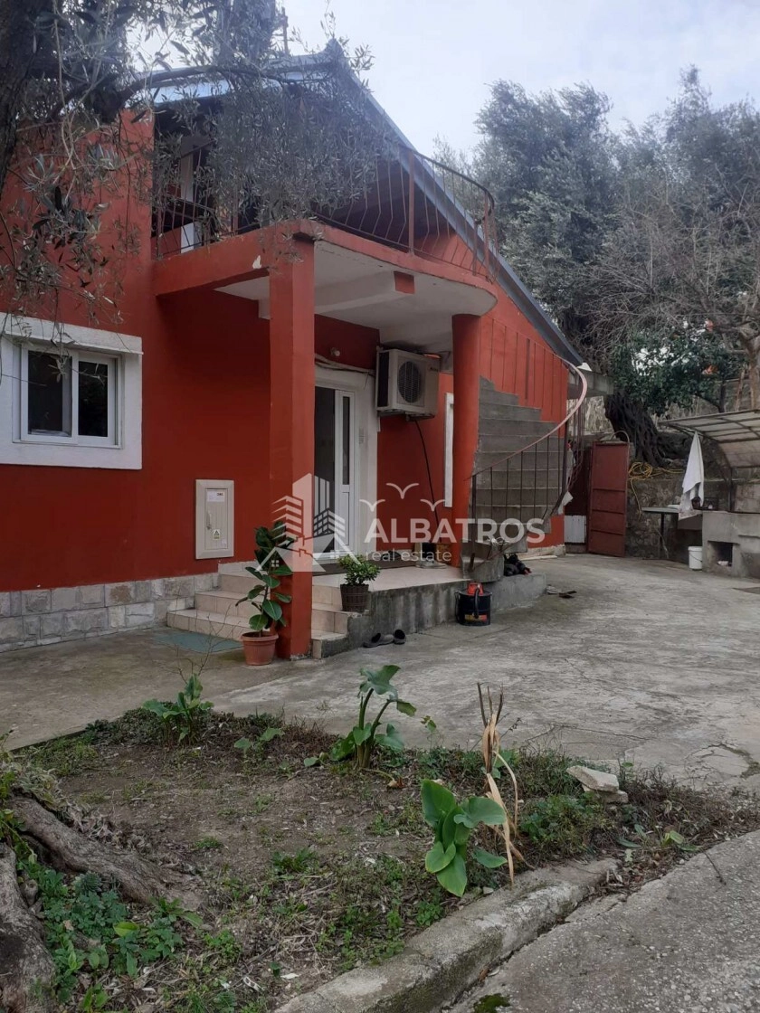 Kuca-sa-placom-u-Starom-Baru-Bar Kuća sa placom u Starom Baru