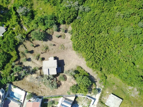 Građevinski plac sa pogledom na more u Bečićima