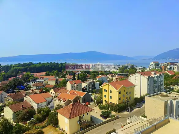 Trosoban stan 106 m² – Tivat — fotografija 4