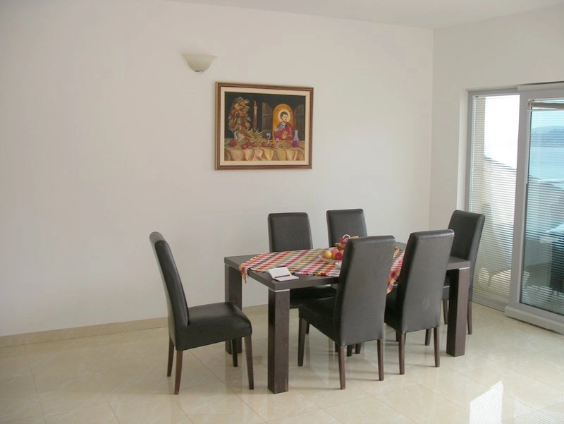 Trosoban-stan-sa-pogledom-na-more-Rafailovici-Budva-9 Trosoban stan 233 m² – Rafailovići, Budva — fotografija 10