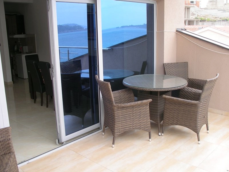 Trosoban-stan-sa-pogledom-na-more-Rafailovici-Budva-11 Trosoban stan 233 m² – Rafailovići, Budva — fotografija 12