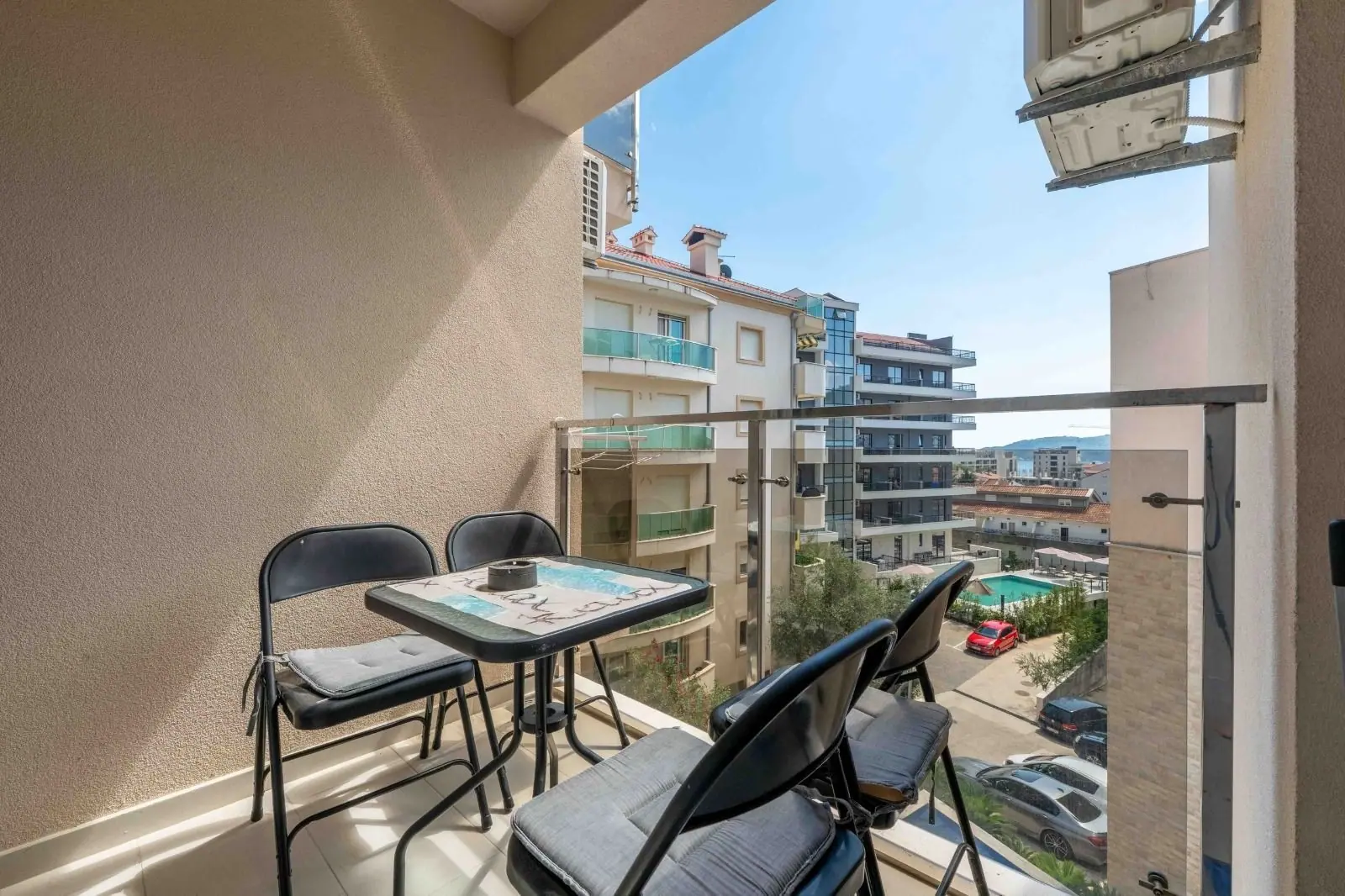 c8d4790b-942f-4c78-9cc5-4aa362c045c9 Jednosoban stan u aparthotelu sa bazenom, Bečići, Budva — fotografija 3