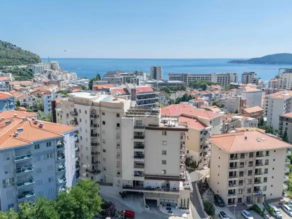 Jednosoban stan u aparthotelu sa bazenom, Bečići, Budva — fotografija 5