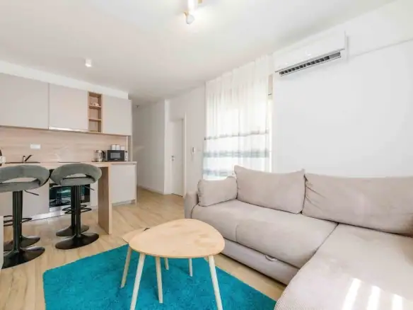 Jednosoban stan u aparthotelu sa bazenom, Bečići, Budva — fotografija 9