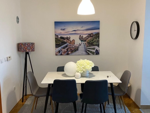 Dvosoban stan 76 m² – Bar — fotografija 2