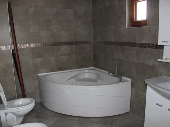 Trosoban stan 138 m² u Dobroj Vodi