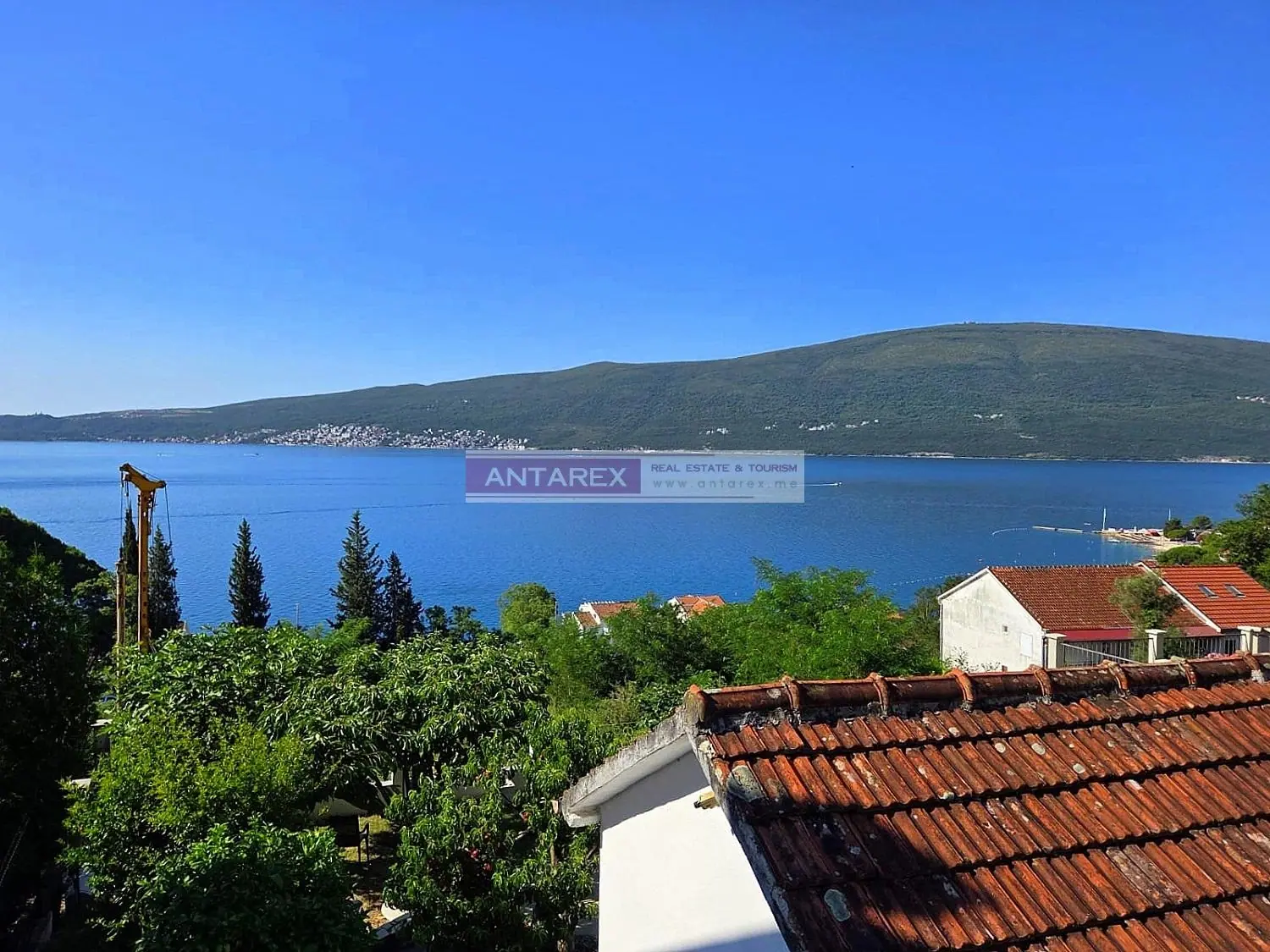 Kuca-sa-bastom-za-izdavanje-u-Bijeloj-Herceg-Novi Kuća sa baštom za izdavanje u Bijeloj