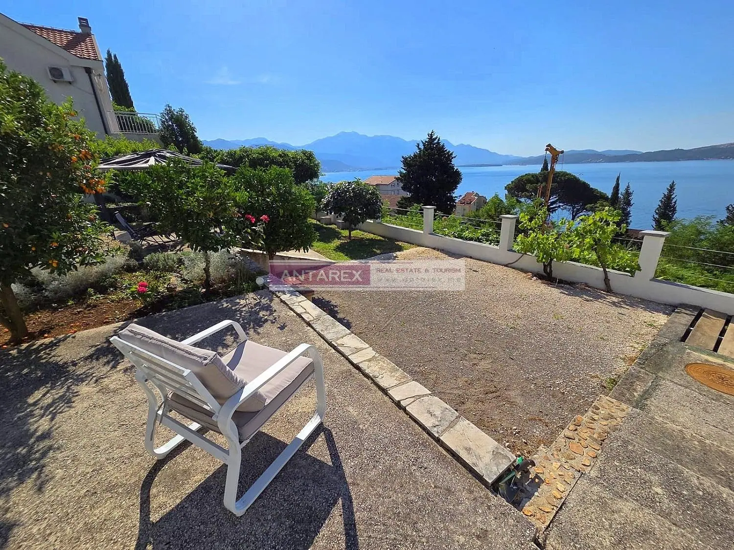 Kuca-sa-bastom-za-izdavanje-u-Bijeloj-Herceg-Novi-8 Izdavanje: Kuća 100 m² – Bijela, Herceg Novi — fotografija 9