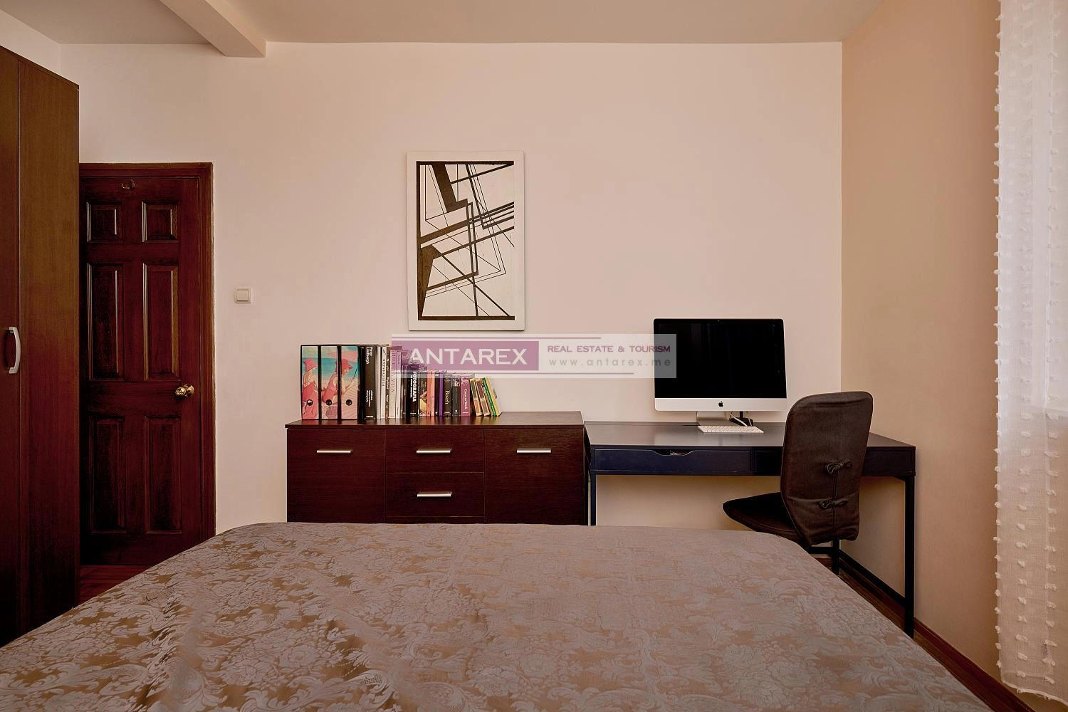 Dvosoban-stan-sa-garazom-u-centru-Budve-5 Dvosoban stan 62 m² – Budva — fotografija 6