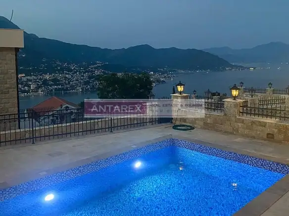 Izdavanje: Kuća 252 m² – Herceg Novi — fotografija 3