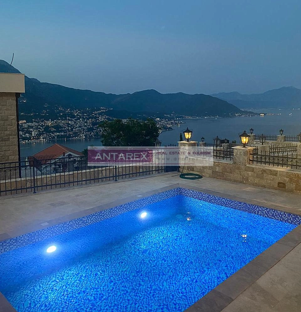 Izdavanje: Kuća 252 m² – Herceg Novi — fotografija 3