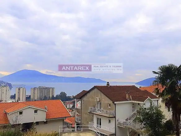 Jednosoban stan sa terasom u Gomili