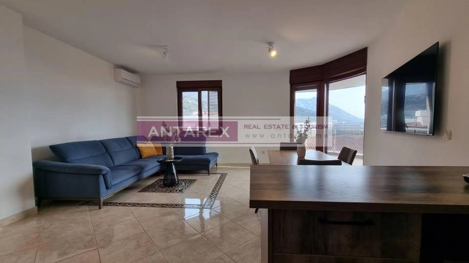 Dvosoban-stan-sa-pogledom-na-more-u-Becicima-Budva-1 Dvosoban stan 107 m² – Bečići, Budva — fotografija 2