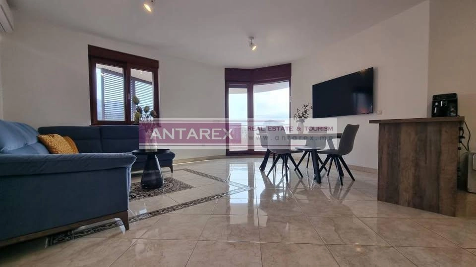 Dvosoban-stan-sa-pogledom-na-more-u-Becicima-Budva-2 Dvosoban stan 107 m² – Bečići, Budva — fotografija 3