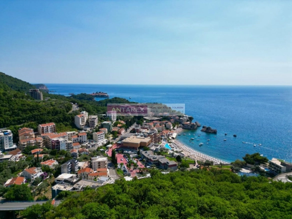 Plac sa pogledom na more i Sveti Stefan