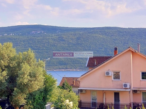 Jednosoban stan sa terasom u Kumboru