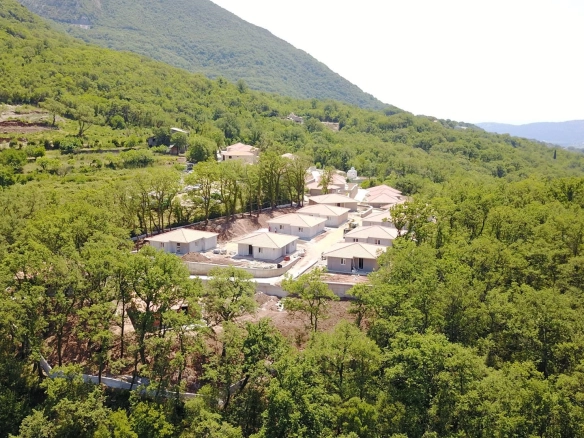 Plac 6573 m² sa pogledom na planine