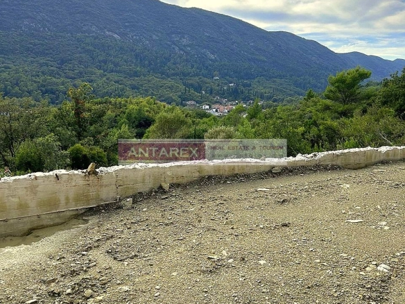 Urbanizovan terasast plot u Sutorini