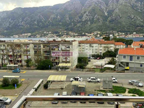 Četvorosoban duplex stan u Dobroti