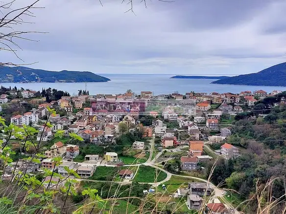 Kamena kuća sa pogledom na more