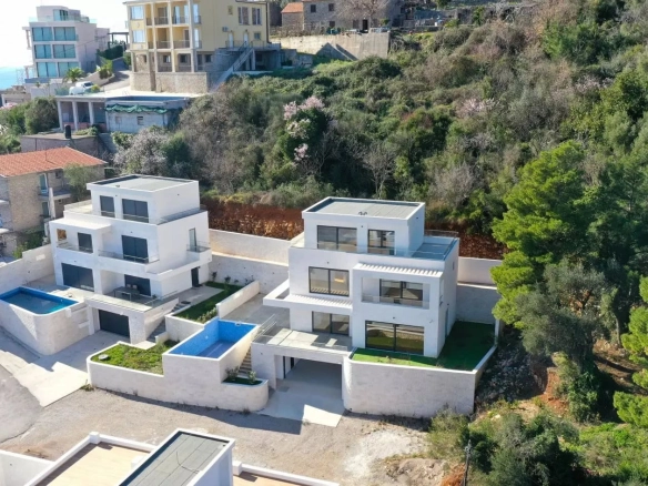Vila sa bazenom i pogledom na more