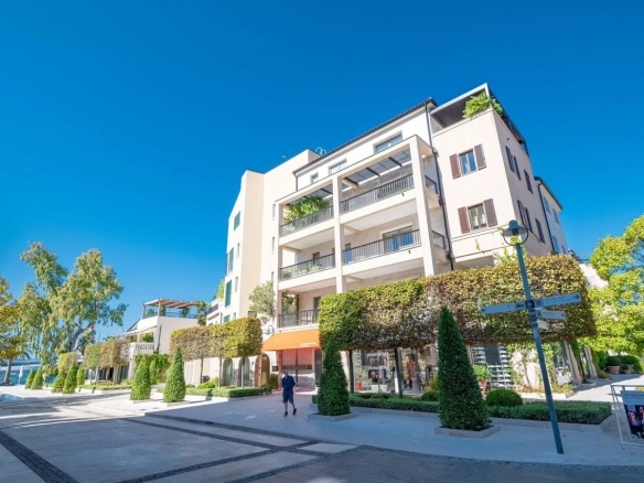 Dvosoban stan u Porto Montenegru