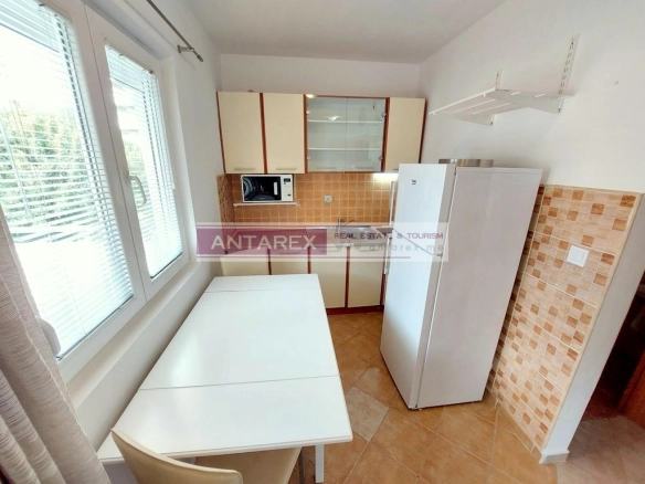 Garsonjera 30 m² u Igalu