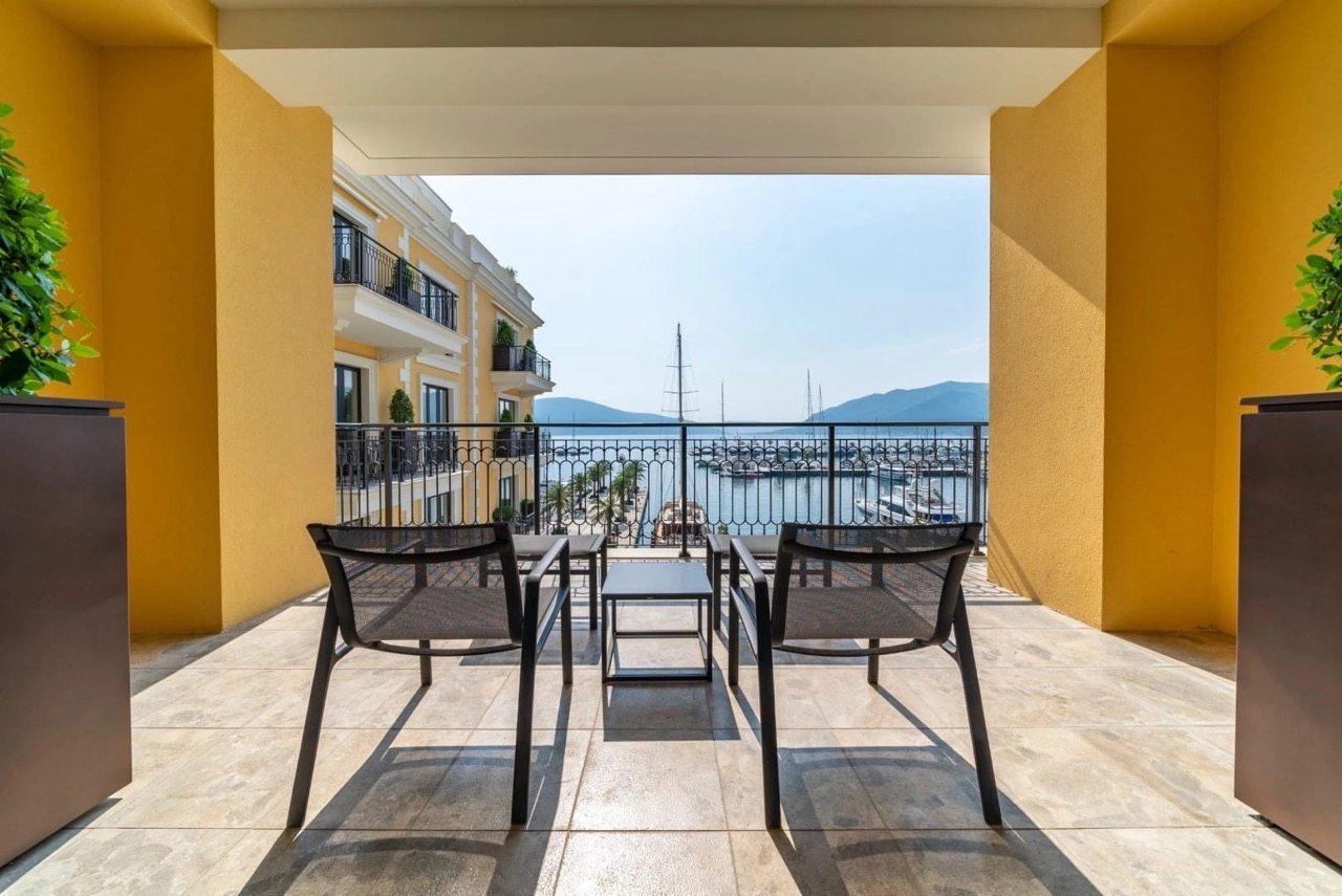 Dvosoban stan 178 m² – Tivat — fotografija 8