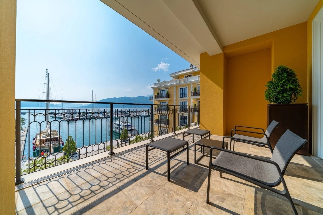 Dvosoban stan 178 m² – Tivat — fotografija 11