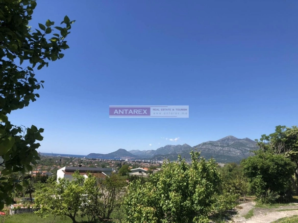 Plot sa pogledom na more u mjestu Zaljevo