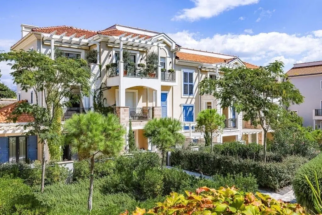Jednosoban-stan-u-Lustica-Bayu-Radovici-Tivat-1 Jednosoban stan 64 m² – Radovići, Tivat — fotografija 2