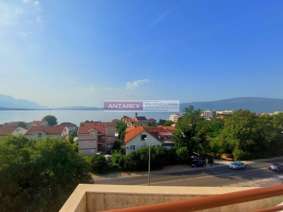 Kuća sa pet stanova u Bijeloj