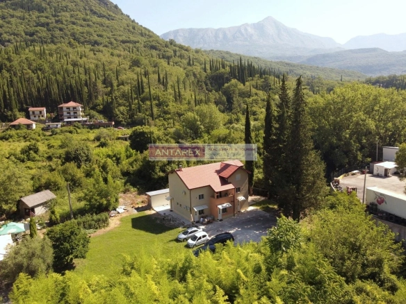 Kuća sa gostinskim sobama u Igalu